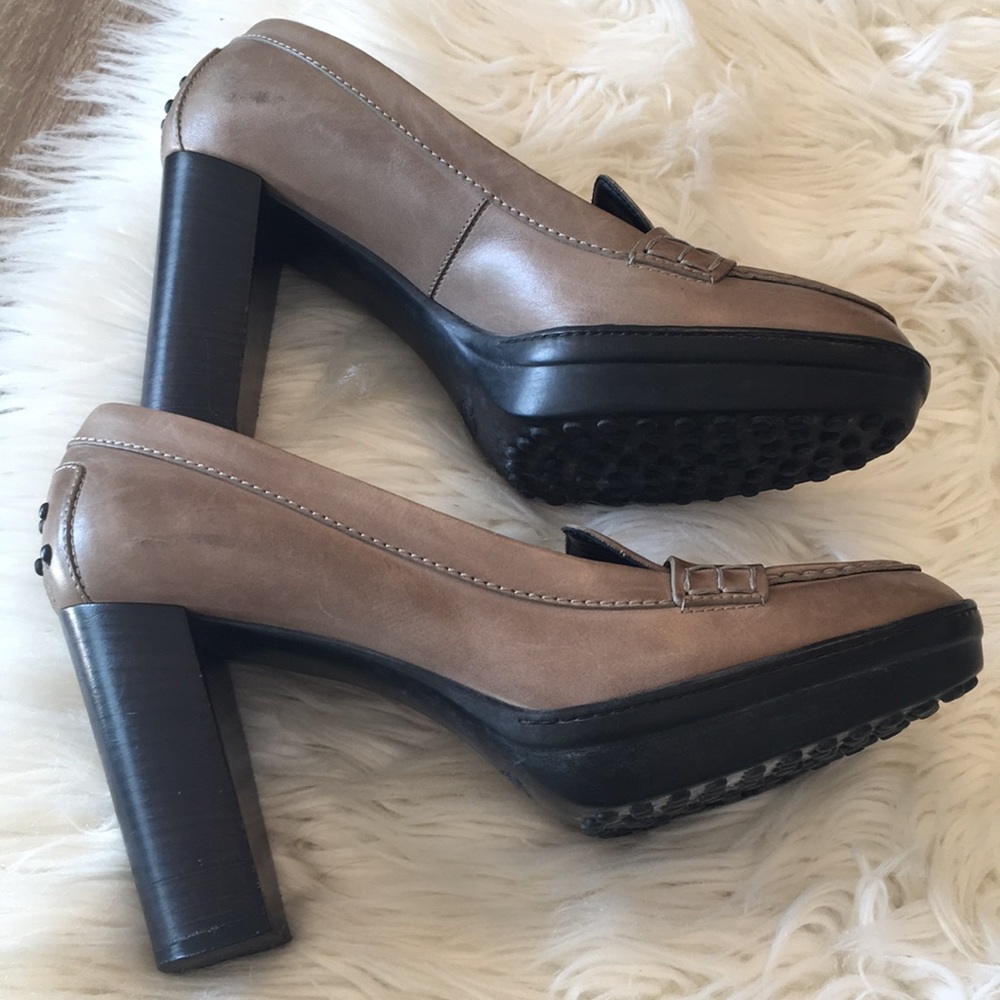Tod’s Taupe Leather Platform Heel - Picture 13 of 16